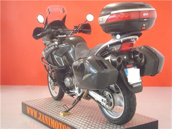 Honda CB 750 HORNET 023